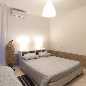 rezervați aici